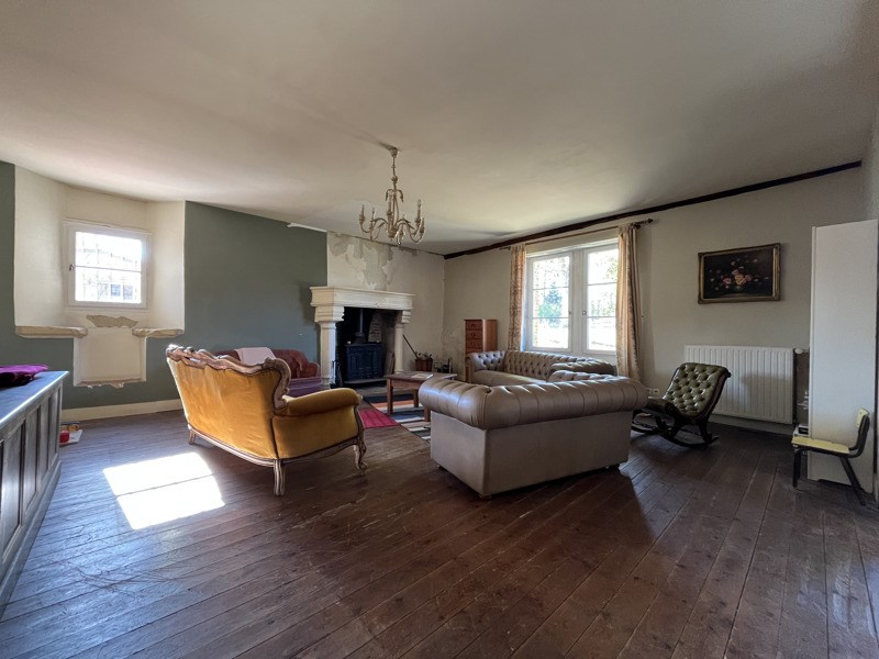 Vente Maison Confolens - 10 pièces -353,1 m² - (16500)