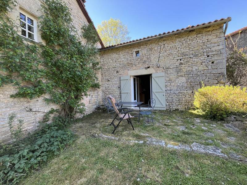 Vente Maison BENEST - 6 pièces -130,2 m² - (16350)