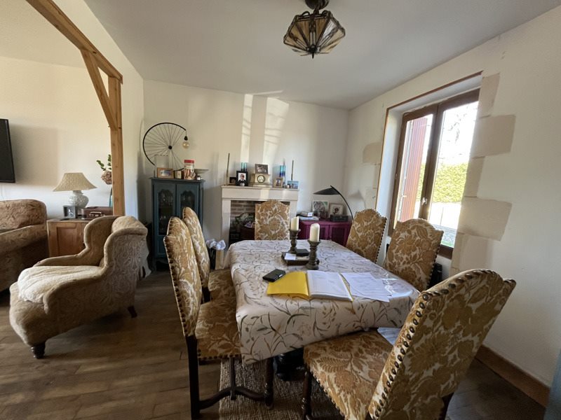 Vente Maison PLEUVILLE - 5 pièces -121 m² - (16490)