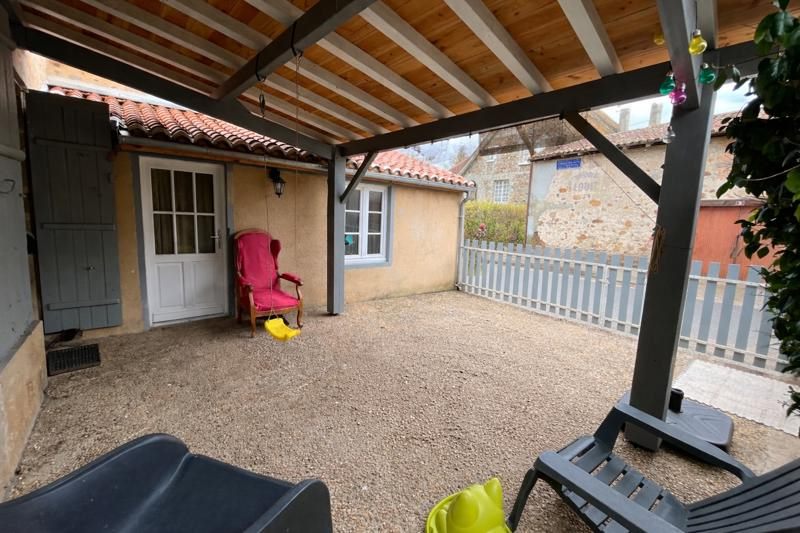 Vente Maison CONFOLENS - 3 pièces -130 m² - (16500)