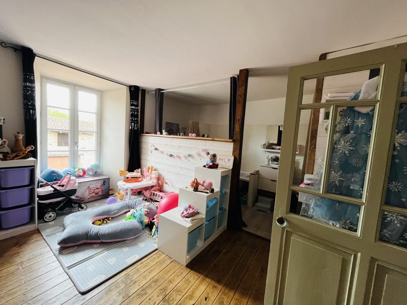 Vente Maison CONFOLENS - 3 pièces -130 m² - (16500)