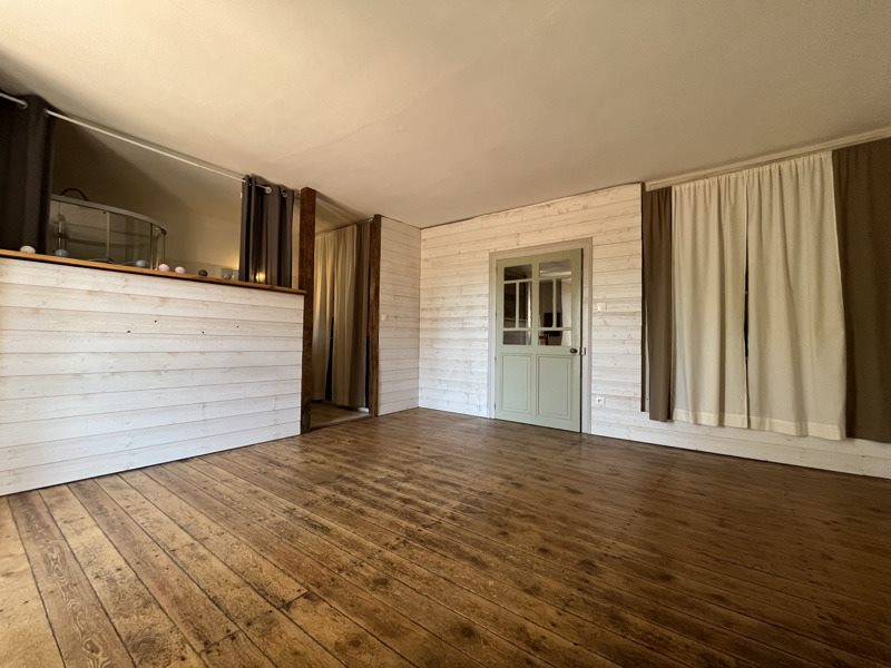 Vente Maison Confolens - 3 pièces -130 m² - (16500)
