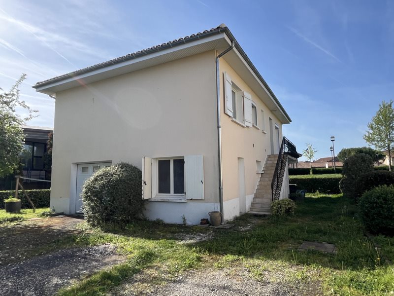 Vente Maison CONFOLENS - 5 pièces -105 m² - (16500)