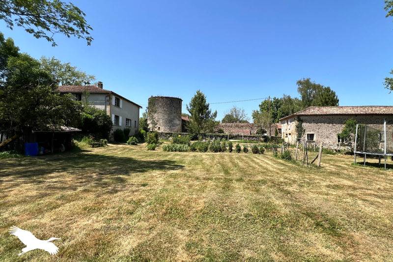 Vente Maison ANSAC SUR VIENNE - 10 pièces -288 m² - (16500)