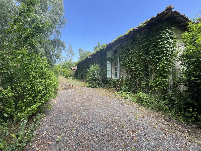 Vente Maison TERRES DE HAUTE CHARENTE - 3 pièces -124,6 m² - (16270)
