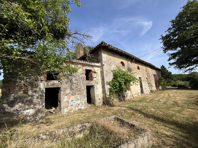 Vente Maison LESTERPS - 4 pièces -120 m² - (16420)