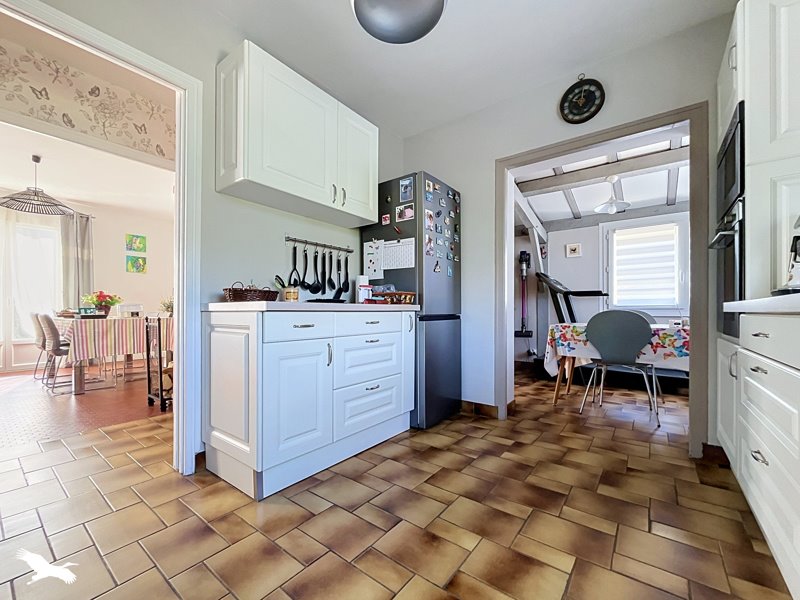 Vente Maison Confolens - 5 pièces -110 m² - (16500)