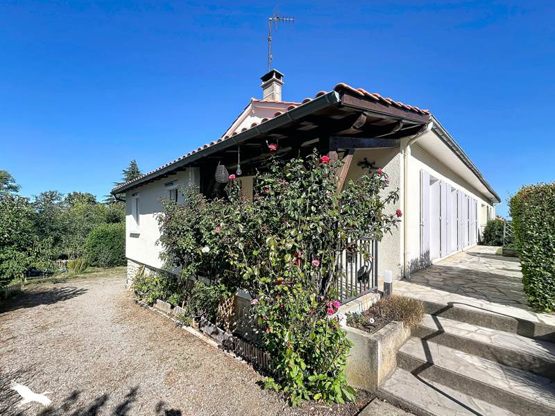 Vente Maison Confolens 16500 5 pièces - 110 m²