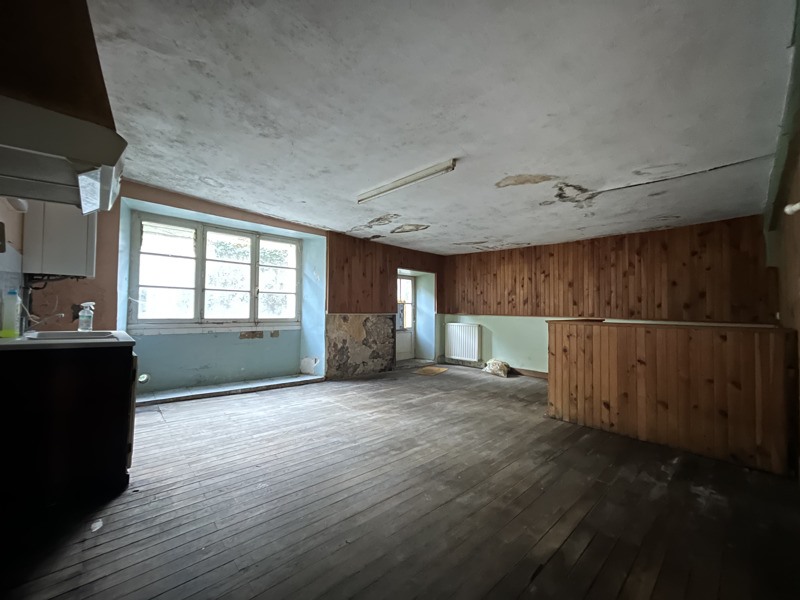 Vente Maison Confolens - 5 pièces -106 m² - (16500)