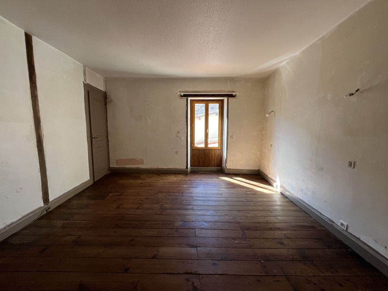 Vente Maison CONFOLENS - 5 pièces -225 m² - (16500)