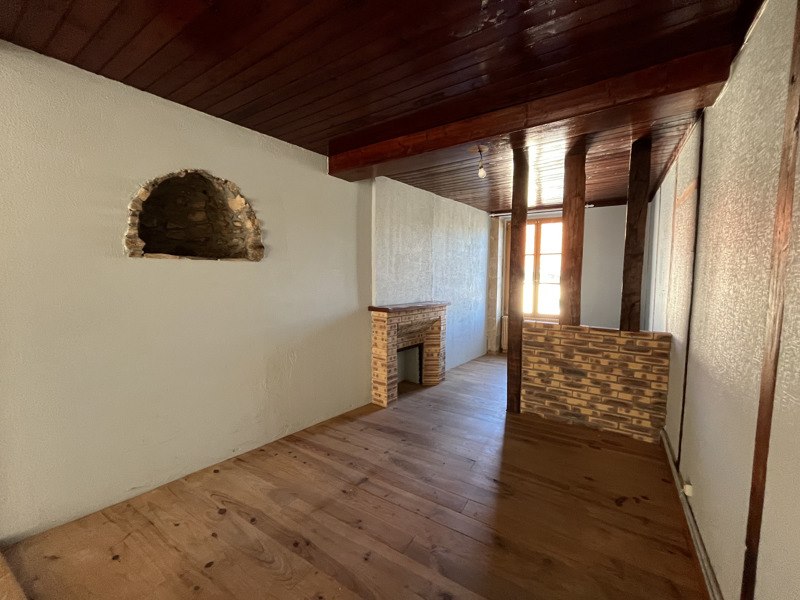 Vente Maison CONFOLENS - 5 pièces -225 m² - (16500)