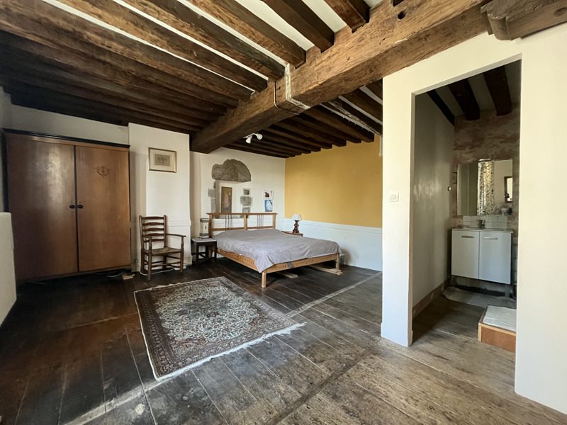 Vente Maison CONFOLENS - 14 pièces -340 m² - (16500)