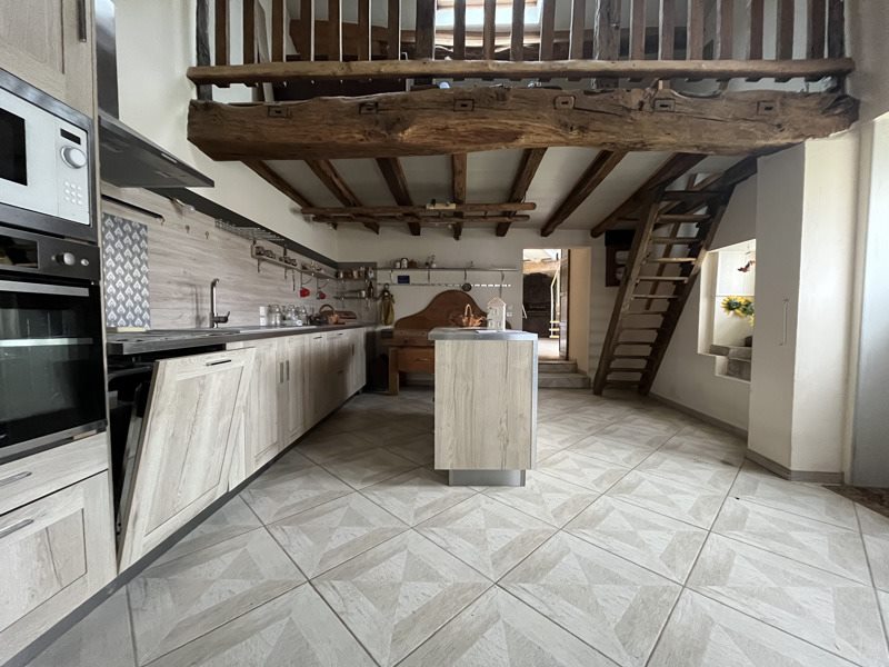 Vente Maison CONFOLENS - 4 pièces -170 m² - (16500)