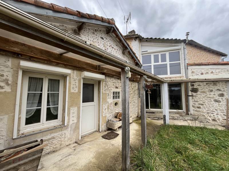 Vente Maison CONFOLENS - 4 pièces -170 m² - (16500)