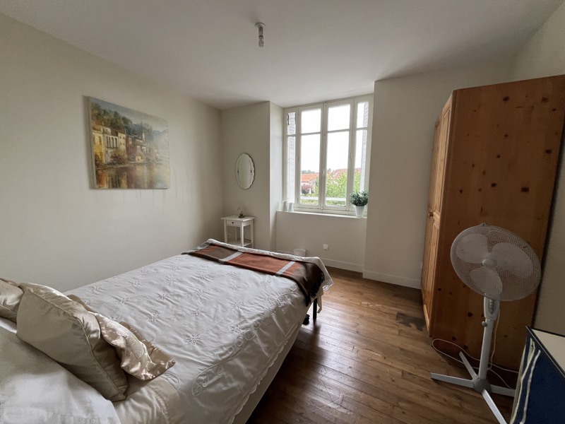 Vente Immeuble CONFOLENS - -  140 m² - (16500)
