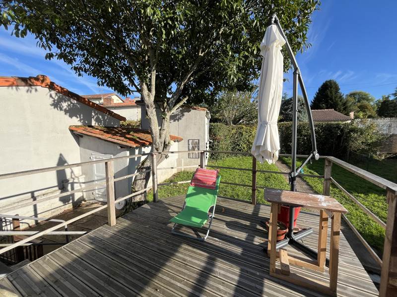 Vente Immeuble CONFOLENS - -  140 m² - (16500)
