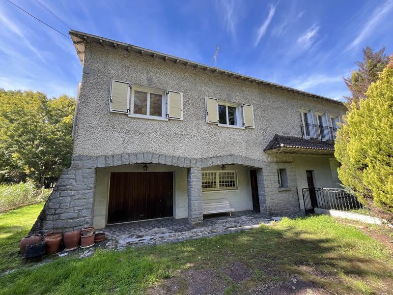 Vente Maison CONFOLENS - 10 pièces -190,5 m² - (16500)