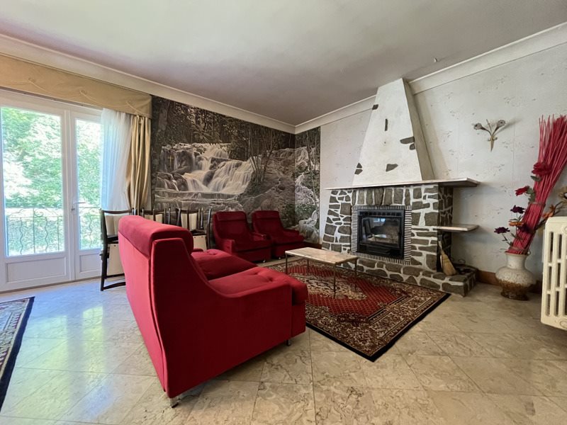 Vente Maison CONFOLENS - 10 pièces -190,5 m² - (16500)