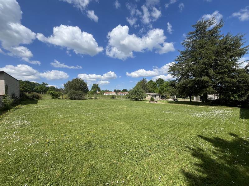 Vente Maison ANSAC SUR VIENNE - 8 pièces -171,6 m² - (16500)