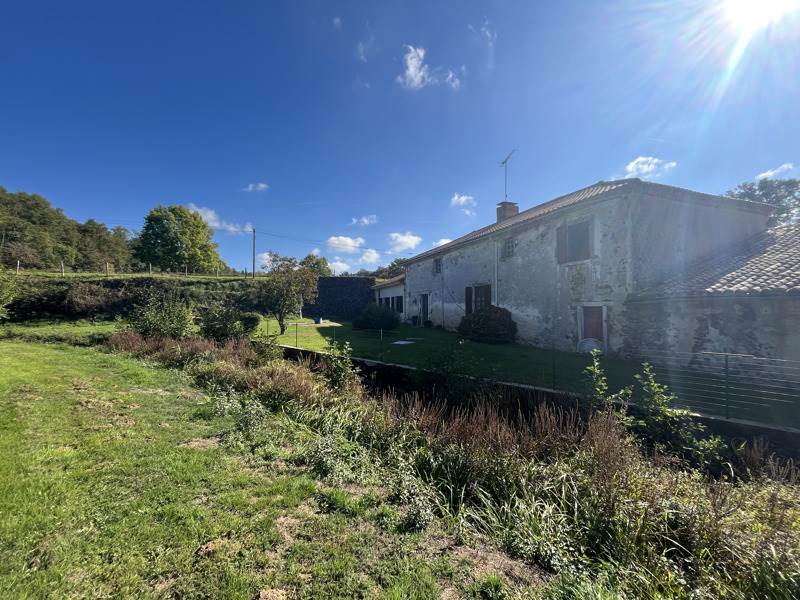 Vente Maison ABZAC - 6 pièces -130,6 m² - (16500)