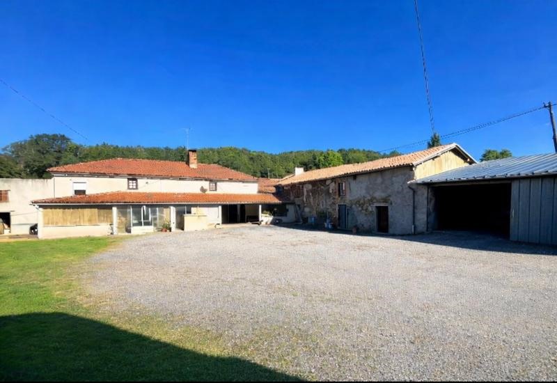 Vente Maison ABZAC - 6 pièces -130,6 m² - (16500)
