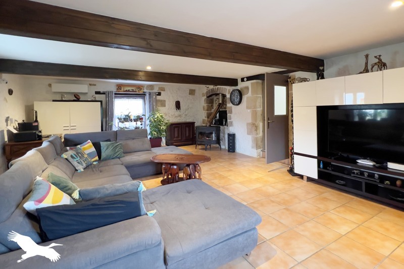Vente Maison EPENEDE - 5 pièces -140 m² - (16490)