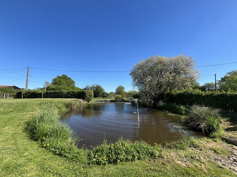 Vente Maison EPENEDE - 5 pièces -140 m² - (16490)