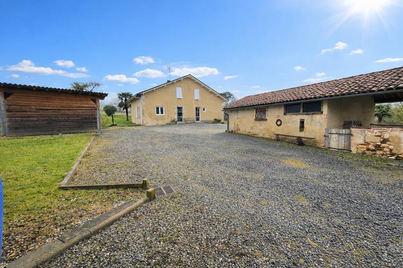 Vente Maison LAHOSSE - 5 pièces -186 m² - (40250)