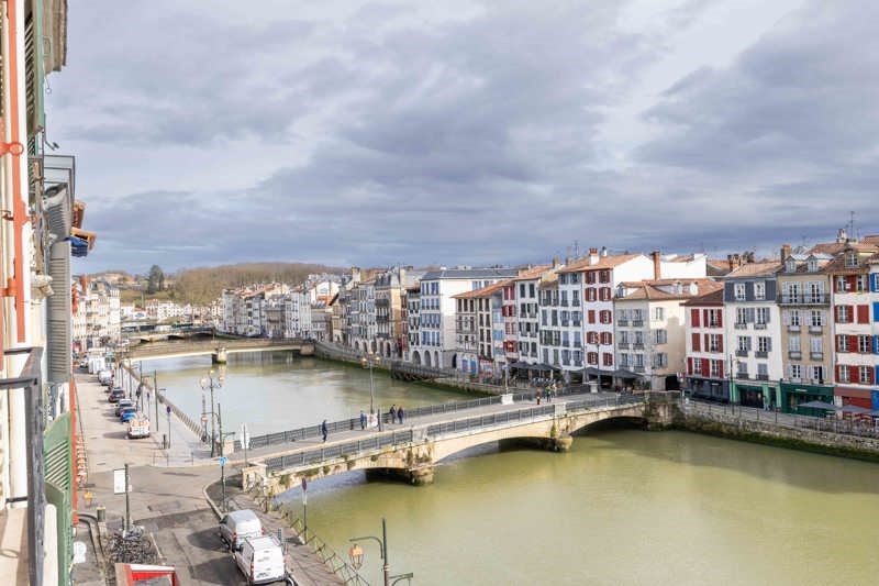 Vente Appartement BAYONNE - 3 pièces -115 m² - (64100)