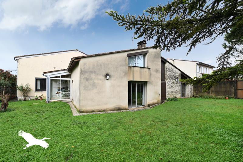 Vente Maison ANGOULEME - 10 pièces -260 m² - (16000)