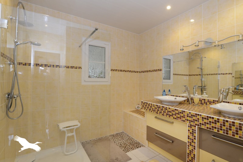 Vente Maison PUYMOYEN - 5 pièces -153 m² - (16400)