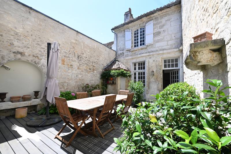 Vente Maison ANGOULEME - 5 pièces -167 m² - (16000)