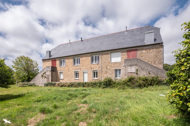 Vente Maison PEUMERIT - 8 pièces -300 m² - (29710)