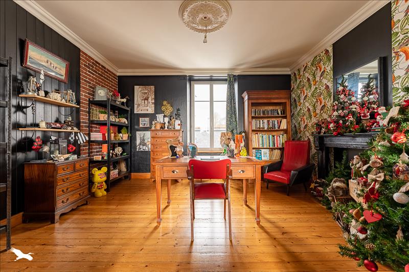 Vente Maison PLOZEVET - 8 pièces -206 m² - (29710)