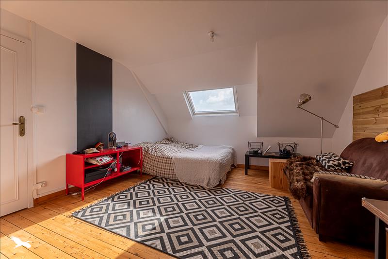 Vente Maison PLOZEVET - 8 pièces -206 m² - (29710)