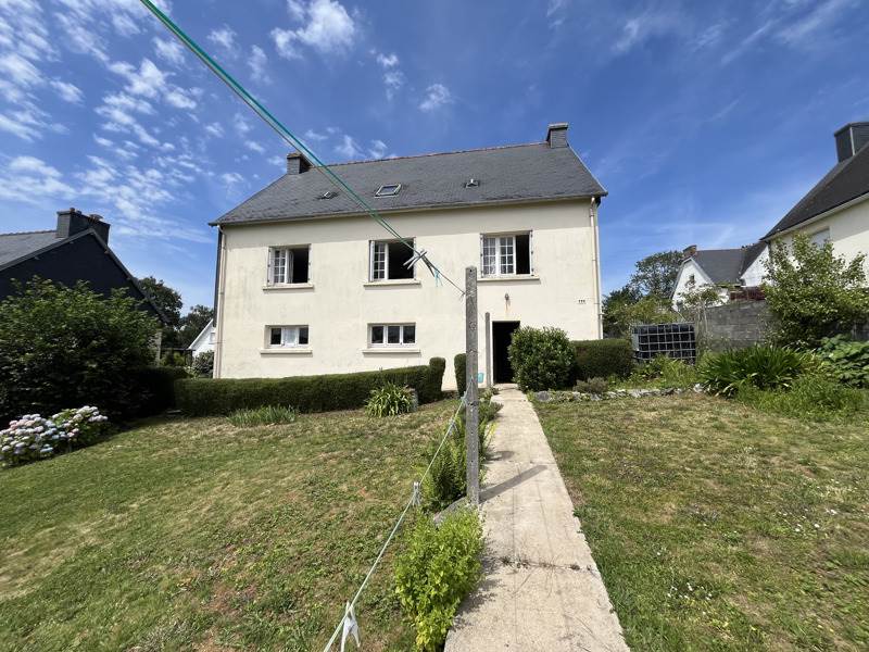 Vente Maison CARHAIX PLOUGUER - 7 pièces -145 m² - (29270)