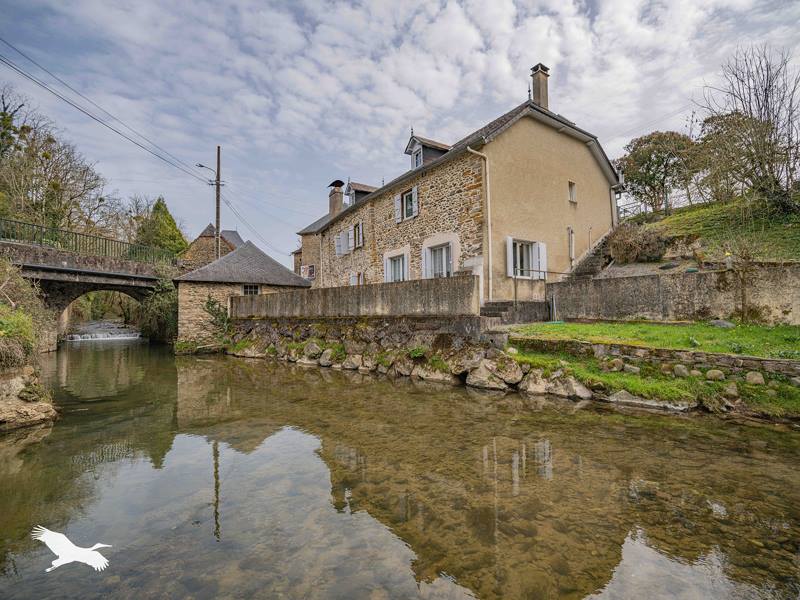 Vente Maison SAUCEDE - 7 pièces -187 m² - (64400)