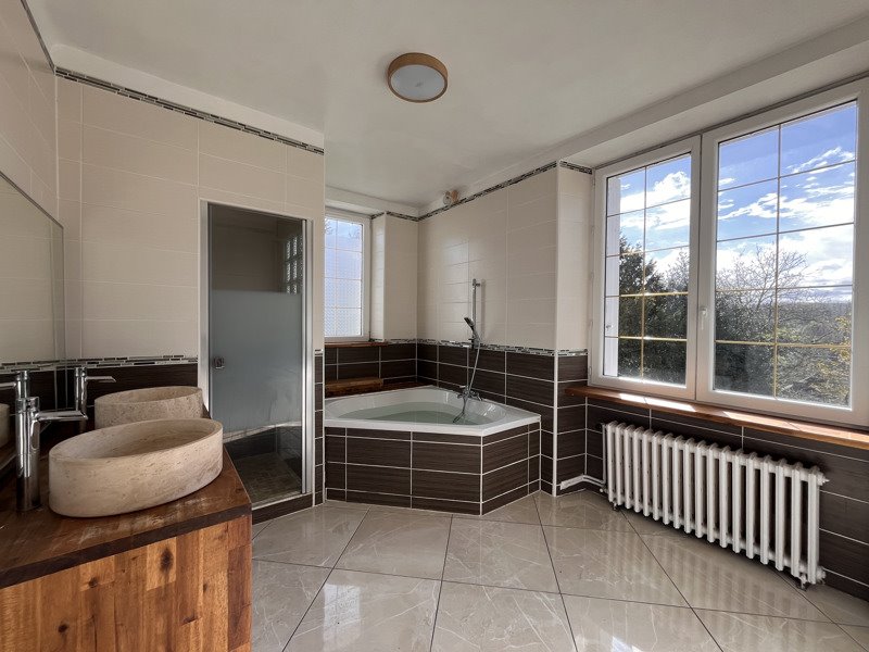 Vente Maison CHATEAULIN - 7 pièces -132 m² - (29150)