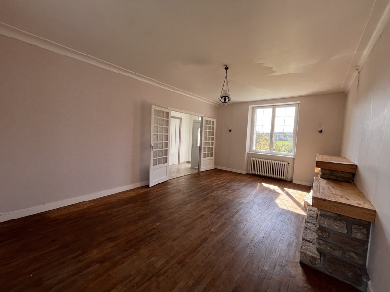 Vente Maison CHATEAULIN - 7 pièces -132 m² - (29150)