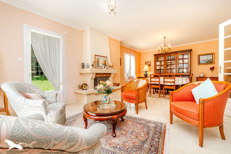 Vente Maison CHATEAULIN - 8 pièces -172 m² - (29150)