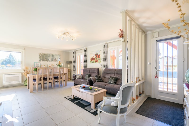 Vente Maison BEYLONGUE - 8 pièces -186 m² - (40370)
