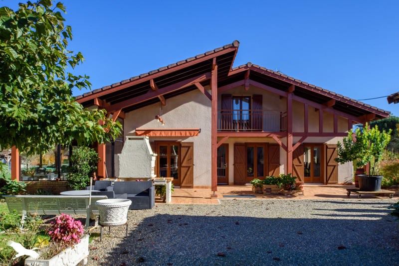 Vente Maison BEYLONGUE - 8 pièces -186 m² - (40370)