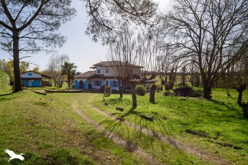 Vente Maison CARCARES STE CROIX - 6 pièces -183 m² - (40400)