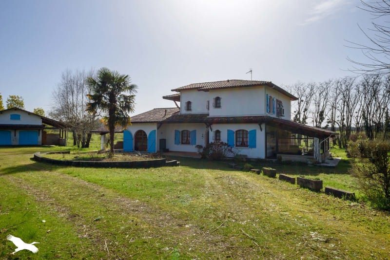 Vente Maison CARCARES STE CROIX - 6 pièces -183 m² - (40400)