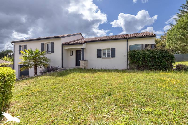 Vente Maison CHAMPCEVINEL - 7 pièces -160 m² - (24750)