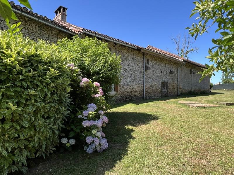 Vente Maison ANTONNE ET TRIGONANT - 7 pièces -180 m² - (24420)