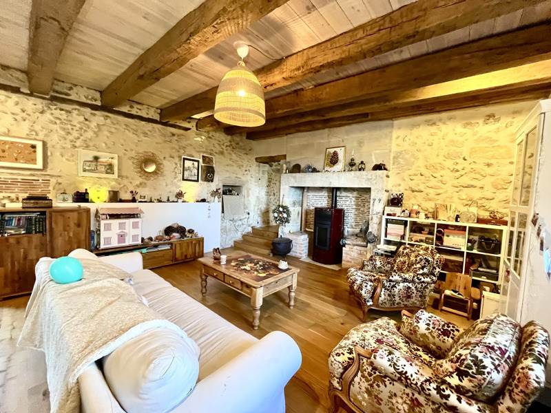 Vente Maison ESCOIRE - 6 pièces -130 m² - (24420)