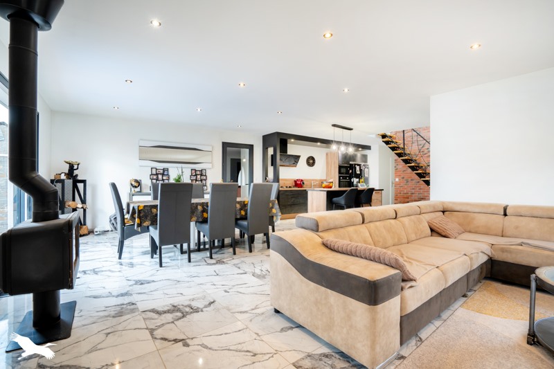 Vente Maison LA BREILLE LES PINS - 5 pièces -175 m² - (49390)