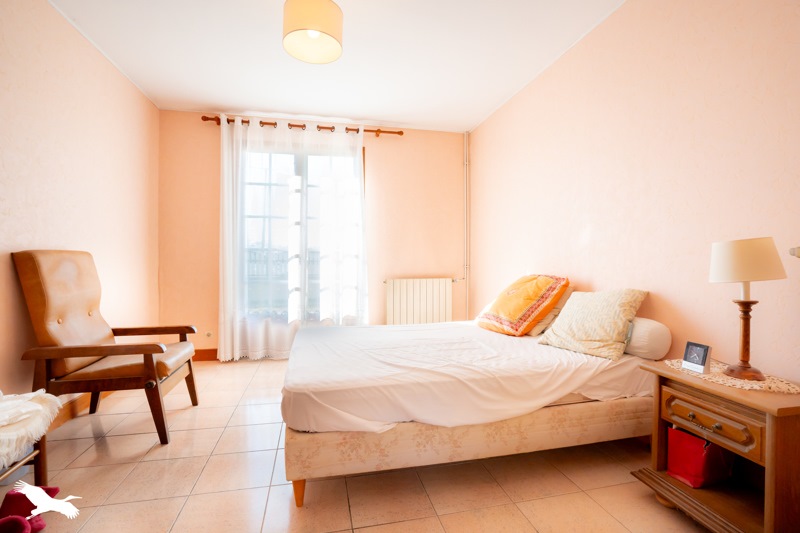 Vente Maison VIVY - 7 pièces -138 m² - (49680)