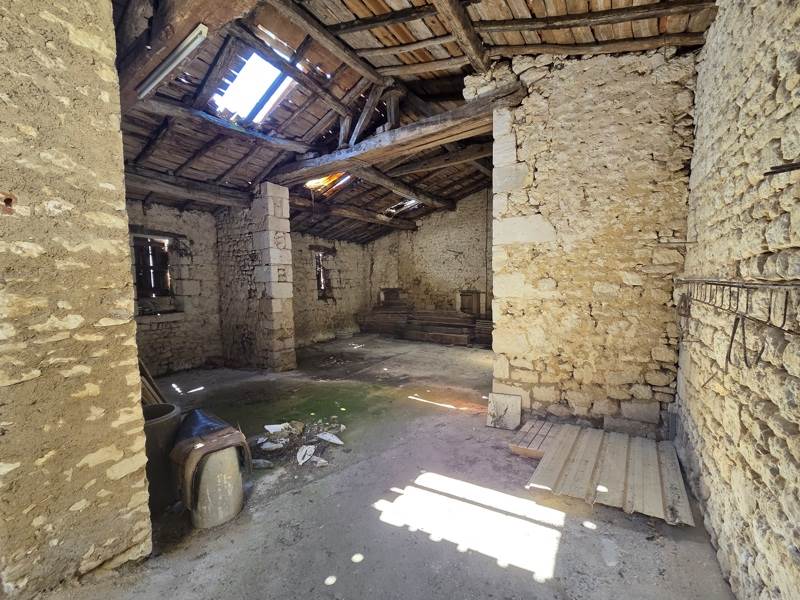 Vente Grange SAINTES - 1 pièce -224 m² - (17100)